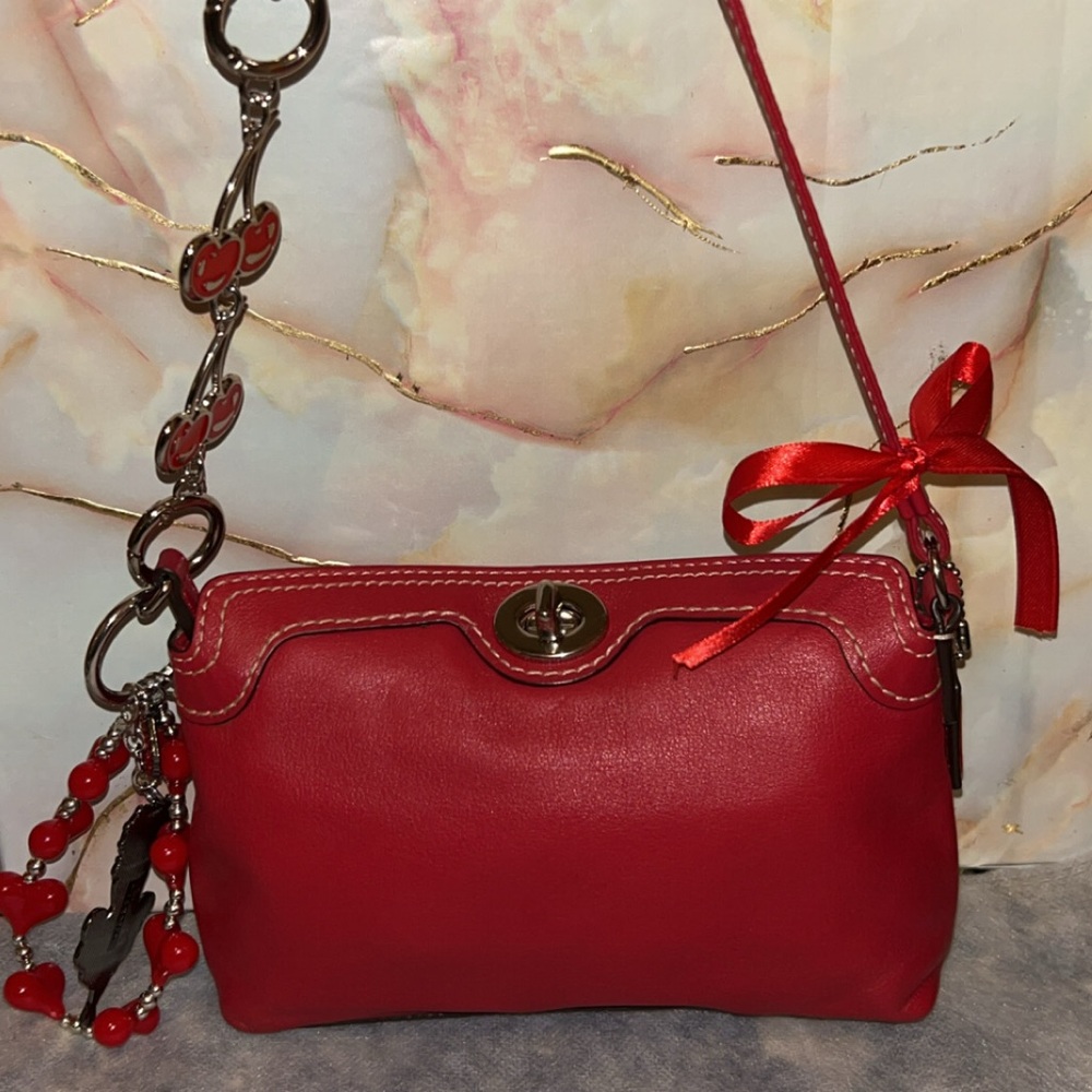 RARE Vintage Coach Turn-Lock Wristlet/ Shoulder bag